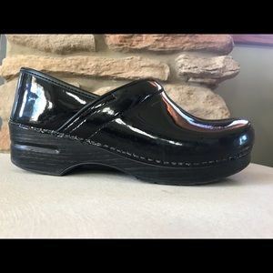 Pantent Leather Black Danskos